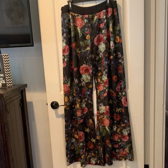 Selkie Dark Floral Lounge Pants - Picture 3 of 5